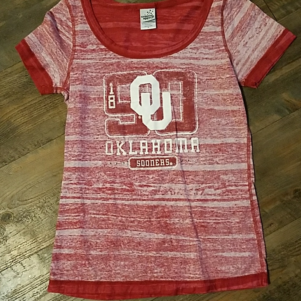 OU Sooners NWOT t-shirt Creative Apparel M